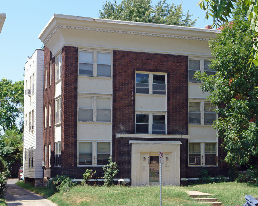 4132-4134 Warwick Blvd in Kansas City, MO - Building Photo