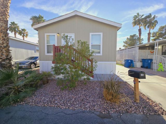 property at 825 N Lamb Blvd