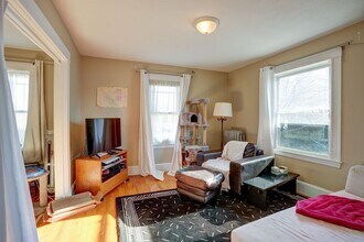 77 2nd St, Unit #2 in Medford, MA - Building Photo - Building Photo