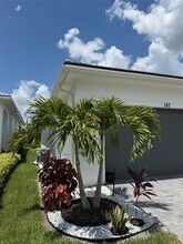 187 SE Via Sangro in Port St. Lucie, FL - Building Photo - Building Photo