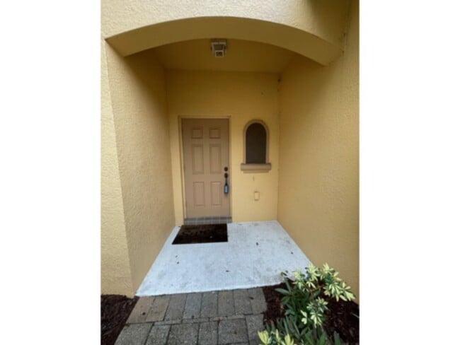 1650 Retreat View Cir in Sanford, FL - Building Photo - Building Photo