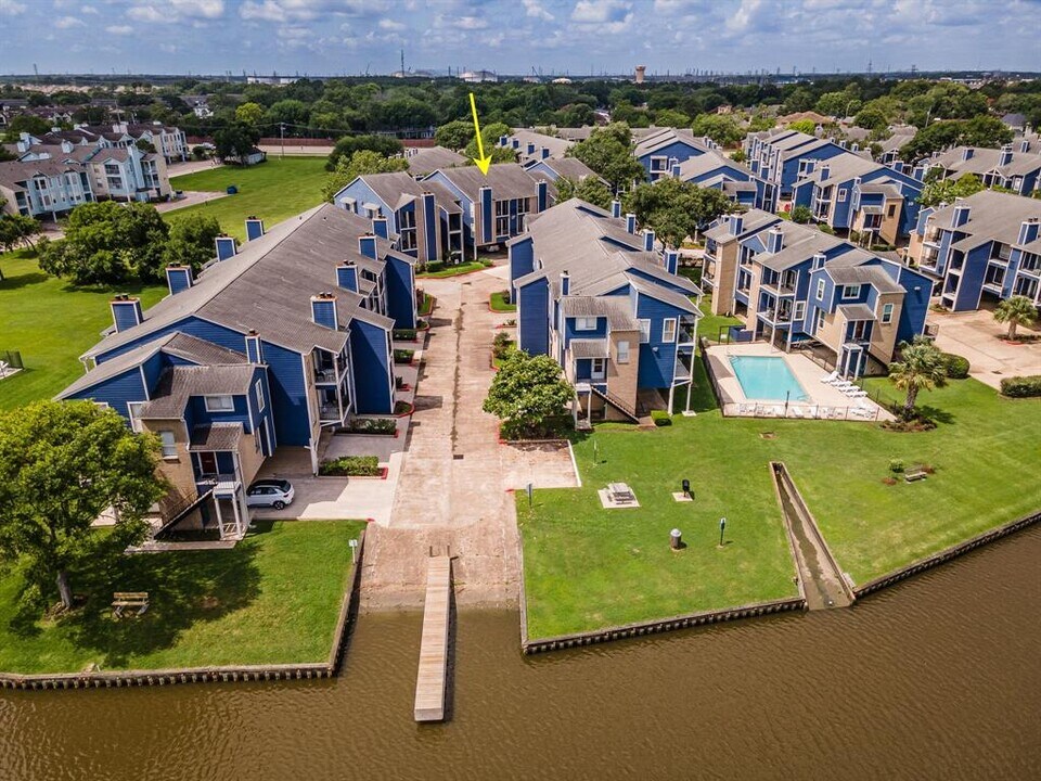 18511 Egret Bay Blvd in Houston, TX - Building Photo