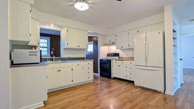 917 S Summit St in Barrington, IL - Building Photo - Building Photo