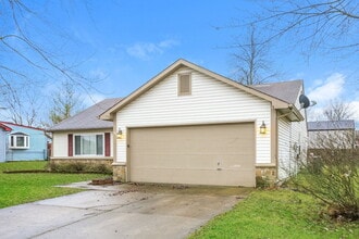 1451 Rebecca Ln in Franklin, IN - Foto de edificio - Building Photo