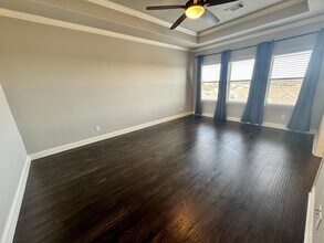 8250 Cruiseship Bay in San Antonio, TX - Building Photo - Building Photo