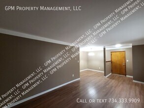 875 Raupp Pl in Lincoln Park, MI - Building Photo - Building Photo