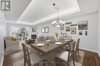 990 Golf Links Rd in Hamilton, ON - Building Photo - Building Photo