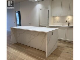 3873 Cates Lndg Wy in North Vancouver, BC - Building Photo