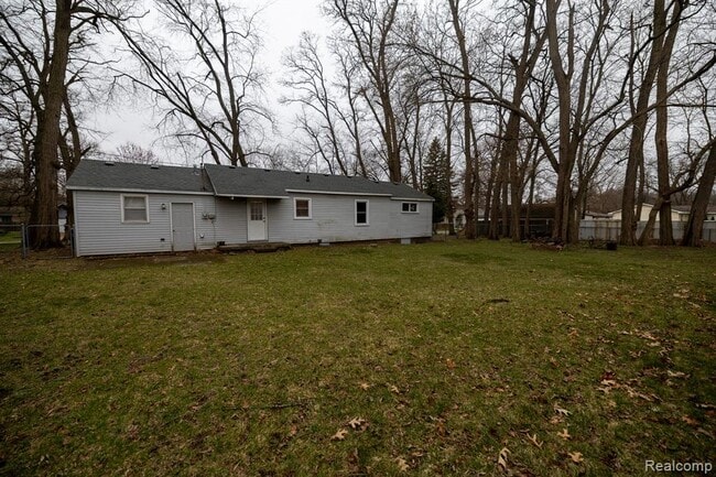 9172 Millward Ave in White Lake, MI - Building Photo - Building Photo