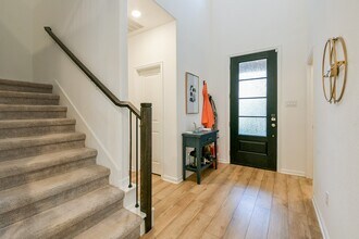 9405 Vis Fls Trce in Houston, TX - Foto de edificio - Building Photo