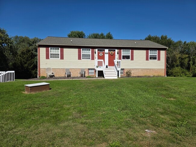 152 Church St, Unit 152-D