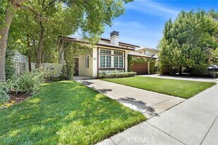 1714 W Oak St in Burbank, CA - Building Photo