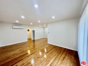 1108 S Sherbourne Dr in Los Angeles, CA - Building Photo - Building Photo