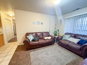 1080 E 450 N in Provo, UT - Foto de edificio - Building Photo