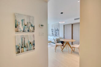 39 Smithe St in Vancouver, BC - Building Photo - Building Photo