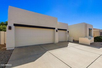 6353 W Hill Ln in Glendale, AZ - Foto de edificio - Building Photo