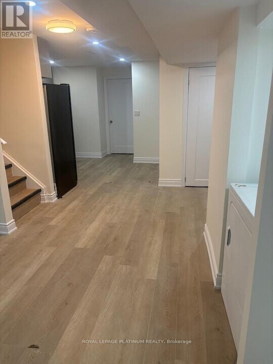 50 Harbourtown Crescent in Brampton, ON - Building Photo