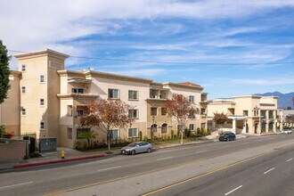 401 S Garfield Ave in Monterey Park, CA - Foto de edificio - Building Photo