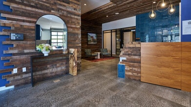 Zephyr on the Park in Redmond, WA - Foto de edificio - Building Photo