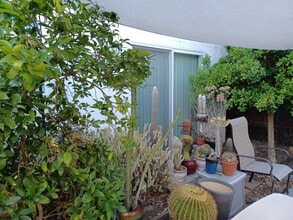 7649 Beckett St in Los Angeles, CA - Foto de edificio - Building Photo