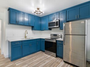 1332 Walnut Ave in Long Beach, CA - Building Photo - Building Photo