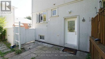 22 Morgan Ave in Markham, ON - Building Photo