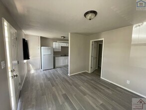 1315 SW E Ave in Lawton, OK - Foto de edificio - Building Photo