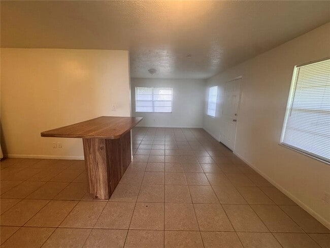21362 Anderson Rd in Brooksville, FL - Building Photo - Building Photo
