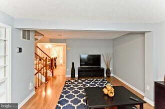 9505 Baroness Ct in Laurel, MD - Building Photo - Building Photo