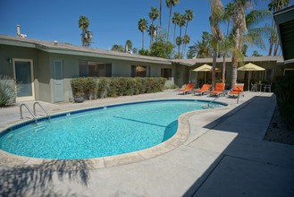 622 S Warm Sands Dr in Palm Springs, CA - Building Photo - Building Photo