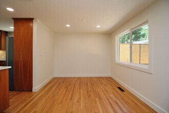 14155 SW Red Haven Dr in Beaverton, OR - Building Photo - Building Photo