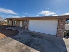 74071 Playa Vista Dr in Twentynine Palms, CA - Building Photo - Building Photo