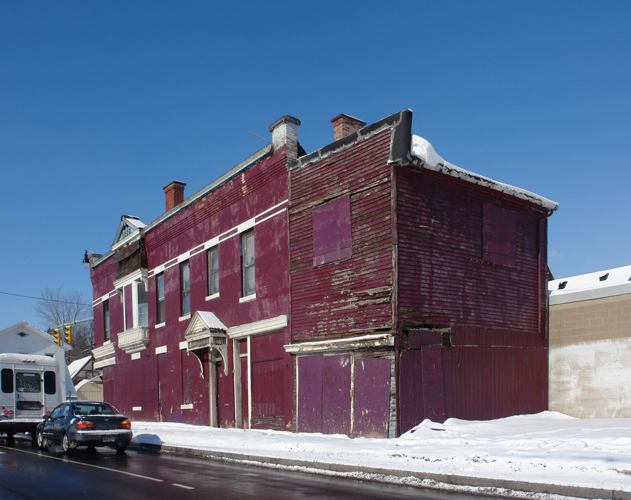 608 Clifford Ave in Rochester, NY - Building Photo