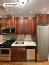 749 9th Ave in New York, NY - Building Photo - Building Photo