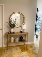 19501 E Country Club Dr in Miami, FL - Foto de edificio - Building Photo