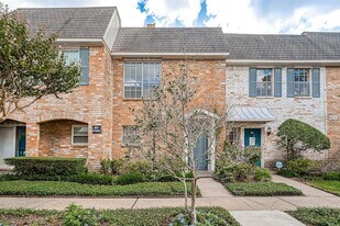 2232 S Piney Point Rd in Houston, TX - Building Photo