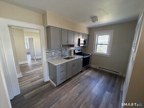 35 9th Ave in Danbury, CT - Building Photo - Building Photo