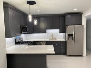 1114 N Hoyne Ave in Chicago, IL - Building Photo - Building Photo