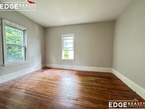 70 Antwerp St, Unit 1 in Boston, MA - Foto de edificio - Building Photo