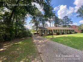 87 Arcadia Dr in Tuscaloosa, AL - Building Photo