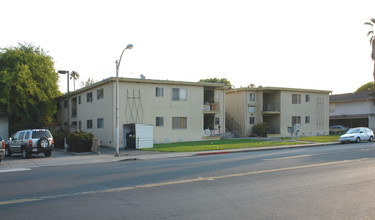 Willow Gardens in Santa Clara, CA - Building Photo - Building Photo