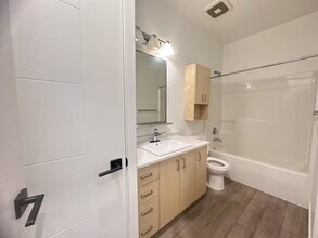 244 Selby St in Nanaimo, BC - Building Photo - Building Photo
