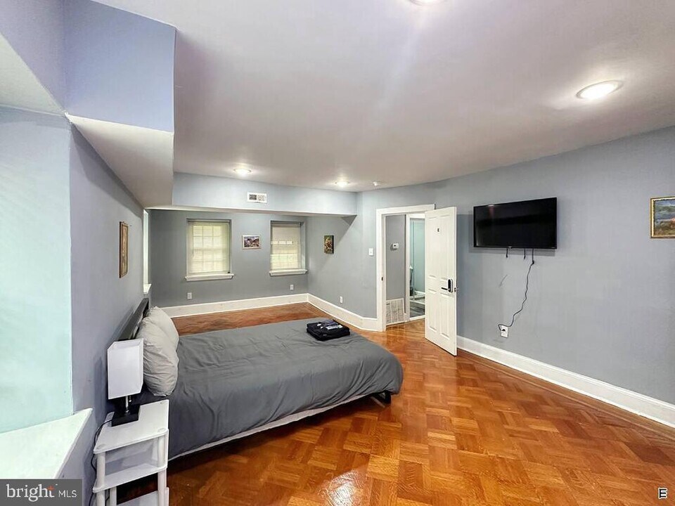 5204 Overbrook Ave in Philadelphia, PA - Building Photo