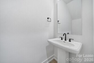 511 Bowman Rd in Charlotte, NC - Foto de edificio - Building Photo