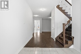 943 Larter St in Innisfil, ON - Building Photo - Building Photo