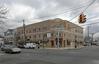 Oak Street Plaza Apartments