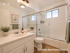 1543 N Formosa Ave, Unit 19 in Los Angeles, CA - Foto de edificio - Building Photo