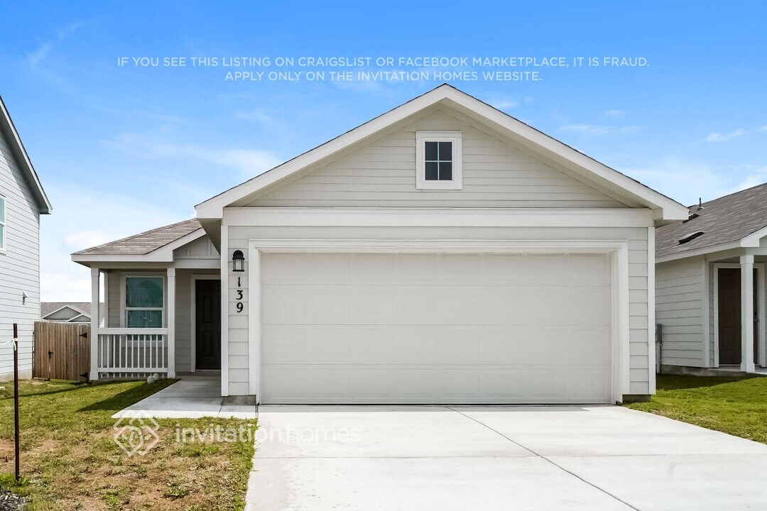 139 Pasadena Pl in New Braunfels, TX - Foto de edificio