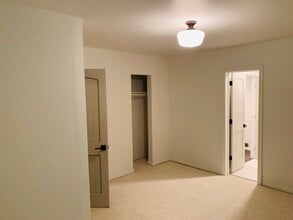 605 W Neil Armstrong Pl in Tishomingo, OK - Building Photo - Building Photo