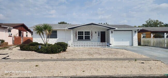 6153 9th Ave in New Port Richey, FL - Building Photo - Building Photo